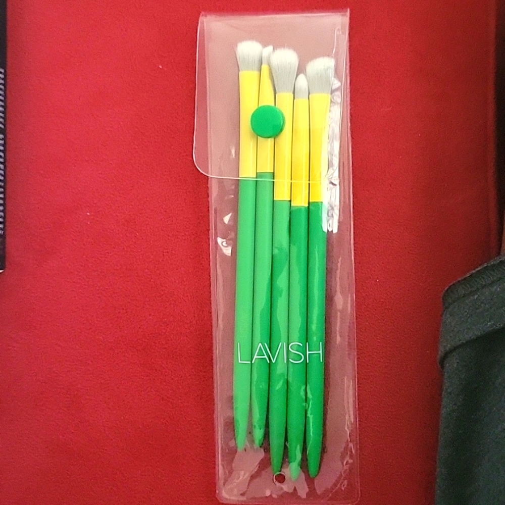 Lavish Brushes